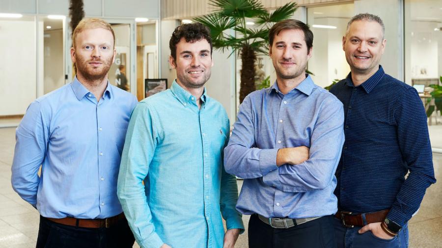 De vier oprichters van AI-bedrijf Boltzmann: van links naar rechts: Benjamin Vandermarliere, Tim Verdonck, Ken Bastiaensen en Erik Mannens