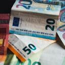 Geldbriefjes van 10, 20, 50 en 100 euro